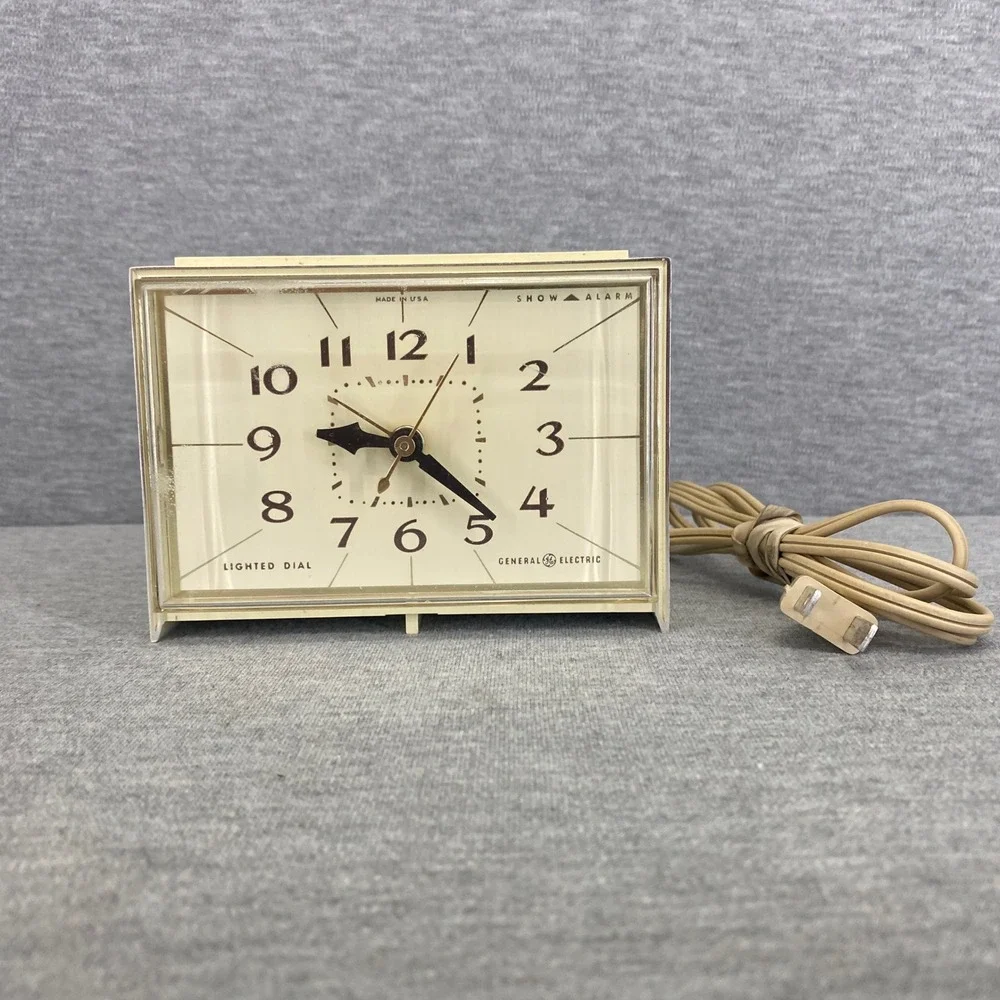 General Electric Alarm Clock Cream Vintage Tap N Set Lighted Dial 7319K